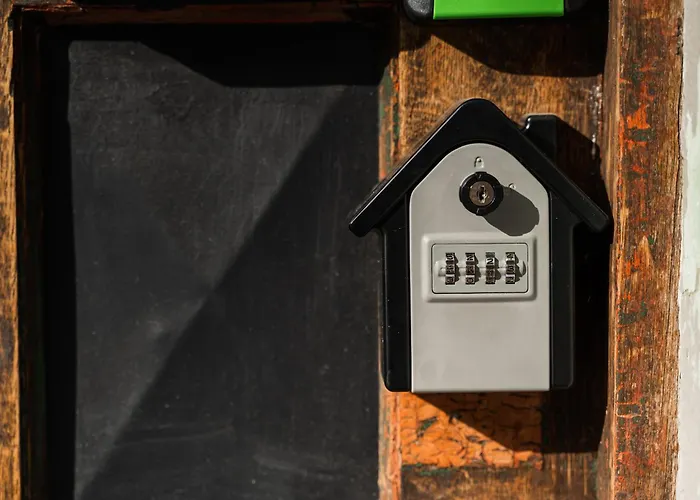 Lara'S Loft